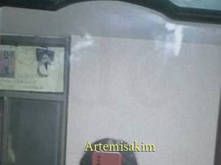 artemisakim Anus Dilatés