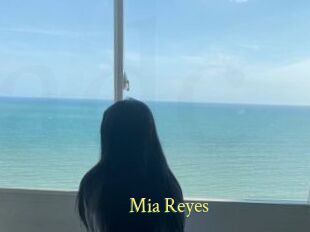 Mia_Reyes
