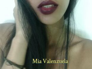 Mia_Valenzuela