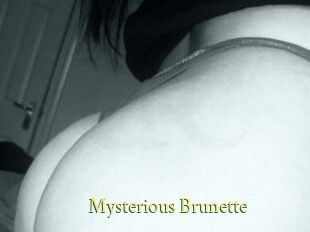 Mysterious_Brunette