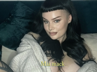 Mia_mack