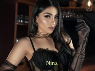 nina Anus Dilatés