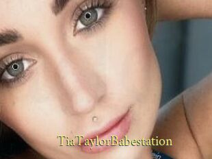 TiaTaylorBabestation